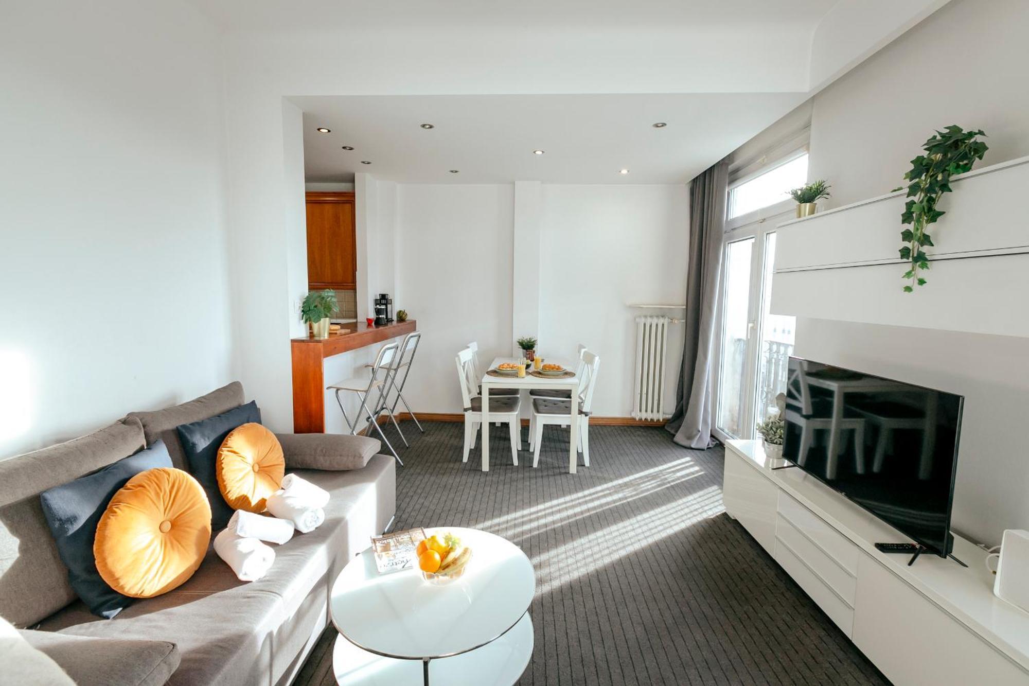 Plac Konstytucji 6 Orange - Apartament Dla 4 Osob - Bezplatny Parking - Free Parking - Piekny Widok Na Panorame Warszawy Varšava Exteriér fotografie